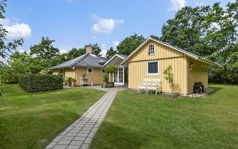 Holmsten - 250M to the Fjord: Mobilia, Legna, Interior Design, Pavimentazione, Pavimento, Sedia, Camera, Soffitto, Soggiorno, Appartamento