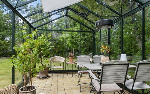 Holmsten - 250M to the Fjord: Mobilia, Legna, Interior Design, Pavimentazione, Pavimento, Sedia, Camera, Soffitto, Soggiorno, Appartamento
