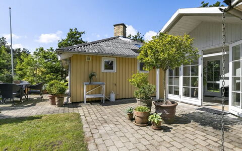 Holmsten - 250M to the Fjord: Mobilia, Legna, Interior Design, Pavimentazione, Pavimento, Sedia, Camera, Soffitto, Soggiorno, Appartamento