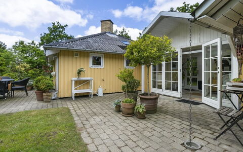 Holmsten - 250M to the Fjord: Mobilia, Legna, Interior Design, Pavimentazione, Pavimento, Sedia, Camera, Soffitto, Soggiorno, Appartamento