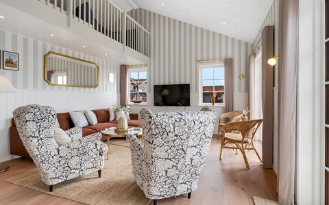 Delan - 650M from the Sea: Interior Design, Mobilia, Pavimento, Pavimentazione, Soffitto, Casa, Divano, Soggiorno, Camera, Illuminazione