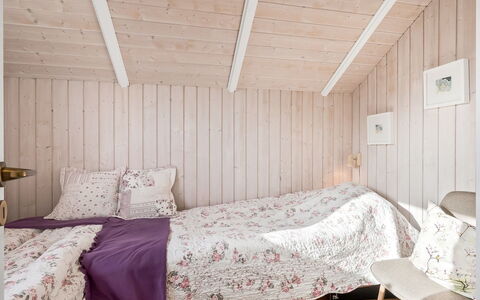 Caranus - 120M from the Sea: Camera Da Letto, Legna, Interior Design, Biancheria, Tessile, Lenzuolo, Mobilia, Bedding, Letto, Soffitto