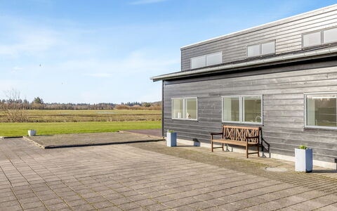 Emelita - 1.4Km from the Sea: Mobilia, Legna, Interior Design, Pavimentazione, Pavimento, Sedia, Camera, Soffitto, Soggiorno, Appartamento