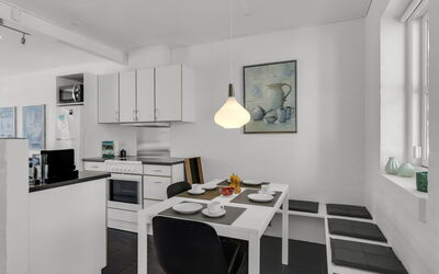 Alwina - 900M from the Sea