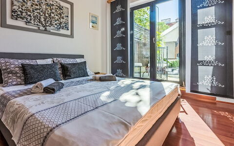 Deleut: Mobilia, Interior Design, Letto, Pavimentazione, Camera Da Letto, Pavimento, Casa, Legna, Camera, Soffitto