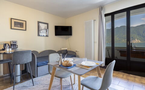 Leonard Lake: Mobilia, Interior Design, Camera, Appartamento, Sedia, Camera Da Letto, Letto, Cuscino, Ricorrere, Hotel