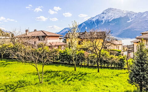 Casa Aldes: Geografia Montane, Montagna, Collina, Catena Montuosa, Paesaggio, Hill Station, Area Rurale, Lotto, Prato, Valle