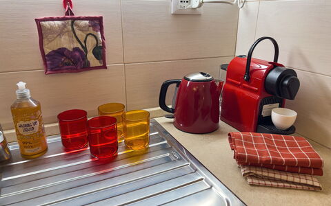 Studio Piccolo al Verticale - Levanto: Elettrodomestico Da Cucina, Tavola, Piccolo Apparecchio, Serveware, Bicchieri, Elettrodomestico, Cucina