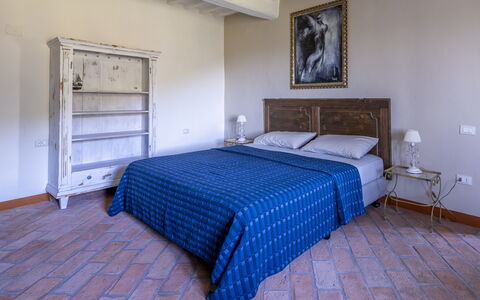 House in Sassa, Historic Tuscany Village, View: Mobilia, Letto, Camera Da Letto, Parete, Pavimentazione, Pavimento, Legna, Bedding, Lenzuolo, Interior Design