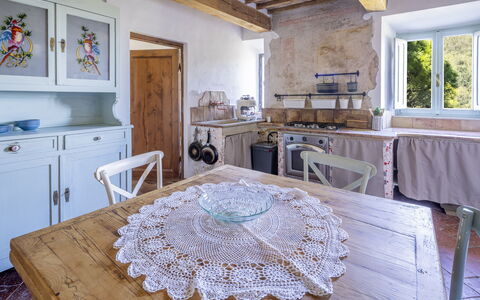 House in Sassa, Historic Tuscany Village, View: Mobilia, Interior Design, Pavimentazione, Legna, Tavolo, Sedia, Pavimento, Cucina, Cucina & Sala Da Pranzo Tavolo, Camera
