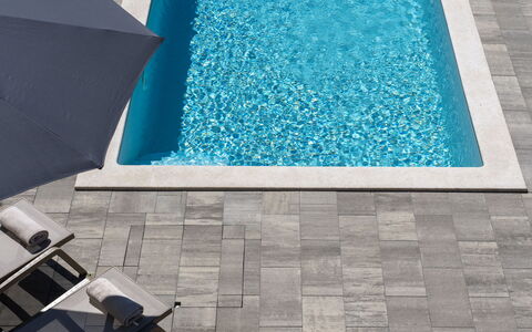 Dream: Piscina, Materiale Composito, Piastrella, Calcestruzzo, Mobili Da Esterno, Flagstone, Lettino