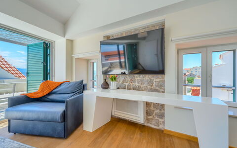 Villa Majestic: Legna, Pavimentazione, Interior Design, Pavimento, Appartamento, Mare, Soffitto, Oceano, Color Legno, Sedia