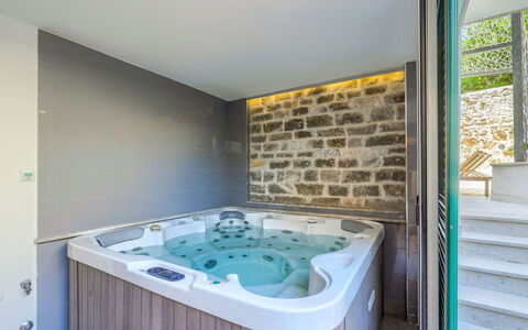 Villa Majestic: Idraulico Fixture, Ricorrere, Hotel, Vasca Da Bagno, Piastrella, Eco Hotel, Piscina, Pianta Della Casa
