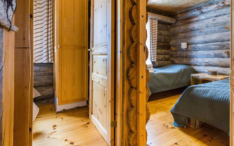 Mäkikelo: Legna, Pavimentazione, Soffitto, Pavimento, Interior Design, Color Legno, Latifoglie, Plank, Camera, Log Cabin