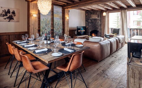 Chalet Genepy: Mobilia, Legna, Tavolo, Interior Design, Soffitto, Cucina & Sala Da Pranzo Tavolo, Sedia, Sala Da Pranzo, Latifoglie, Casa