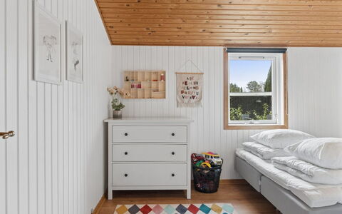 Ansberga - 3.2Km to the Fjord: Interior Design, Camera Da Letto, Legna, Letto, Soffitto, Mobilia, Pavimento, Pavimentazione, Bedding, Lenzuolo