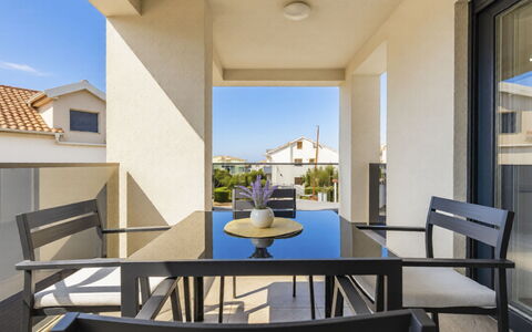 Petra: Casa, Appartamento, Shade, Sedia, Balcone, Estate, Villa, Mobili Da Esterno, Cucina & Sala Da Pranzo Tavolo, Cortile