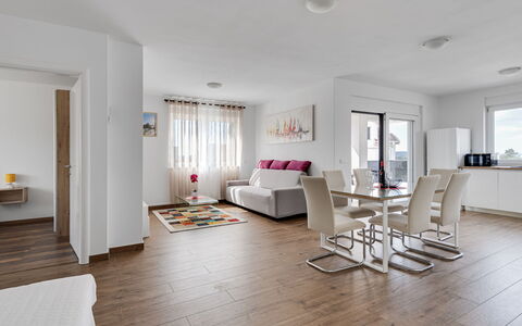 Petra: Mobilia, Interior Design, Pavimentazione, Pavimento, Pavimento In Legno, Divano, Camera, Soffitto, Appartamento, Soggiorno