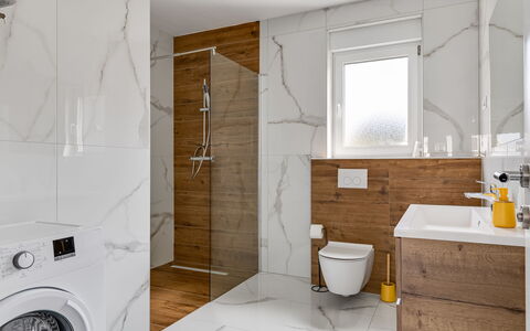 Petra: Pavimentazione, Pavimento, Interior Design, Idraulico Fixture, Mobiletto Del Bagno, Piastrella, Idraulico, Lavello, Bagno, Rubinetto