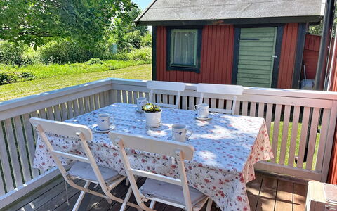 Villa Alvaret: Mobilia, Legna, Tavolo, Mobili Da Esterno, Sedia, Tavolo Esterno, Portico, Deck, Villetta, Backyard