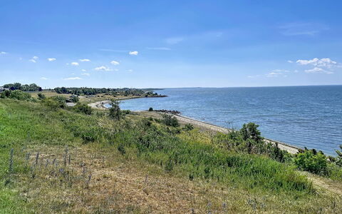 Villa Alvaret: Blu, Acqua, Corpo D'Acqua, Risorse Idriche, Costa, Costiera E Morfologie Oceanic, Orizzonte, Vegetazione, Mare, Estate