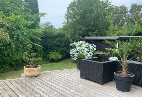 Har - 685M from the Sea: Vaso Di Fiori, Arbusto, Giardino, Deck, Pianta Della Casa, Shade, Latifoglie, Mobili Da Esterno, Backyard