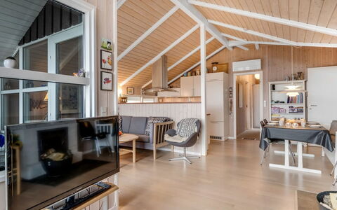 Fritza - 400M from the Sea: 