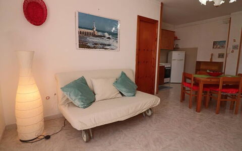 Myriam: Mobilia, Pavimentazione, Pavimento, Interior Design, Camera, Appartamento, Soggiorno, Divano, Sedia