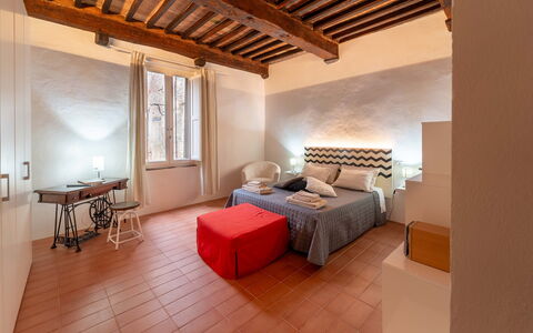 Le Loggine del Pignatello Apartment, Siena City: Parete, Camera Da Letto, Interior Design, Letto, Mobilia, Pavimentazione, Pavimento, Lenzuolo, Soffitto, Bedding