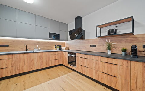 Na Kovárně: Controsoffitto, Cabinetry, Pavimentazione, Cucina, Legna, Interior Design, Mobilia, Pavimento, Pavimento In Legno, Elettrodomestico Da Cucina