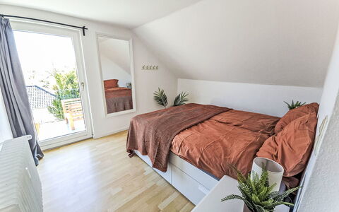 Reitstallweg: Interior Design, Mobilia, Camera Da Letto, Legna, Pavimentazione, Pavimento, Letto, Camera, Pavimento In Legno, Soffitto