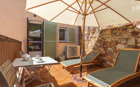 Les Migraniers 2: Mobilia, Mobili Da Esterno, Tavolo Esterno, Sedia, Tavolo, Giardino, Backyard, Shade, Terrazza, Eco Hotel