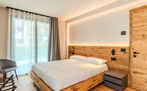 Antica Fontana: Interior Design, Legna, Pavimentazione, Mobilia, Camera Da Letto, Pavimento, Soffitto, Letto, Casa, Camera
