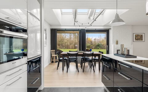 Arild - 700M from the Sea: Cucina, Interior Design, Controsoffitto, Pavimentazione, Mobilia, Soffitto, Legna, Lampada, Elettrodomestico Da Cucina, Illuminazione