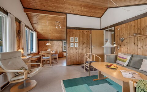 Flory - 400M from the Sea: Interior Design, Pavimentazione, Soffitto, Legna, Pavimento, Mobilia, Lampada, Camera, Casa, Soggiorno