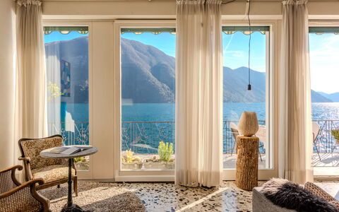 Casa Silvana: Mobilia, Interior Design, Finestra Trattamento, Eco Hotel, Mare, Sedia, Ricorrere, Tenda, Per Finestre, Catena Montuosa
