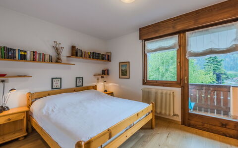 Ginepro: Letto, Mobilia, Interior Design, Camera Da Letto, Camera, Legna, Pavimentazione, Soffitto, Pavimento, Bedding