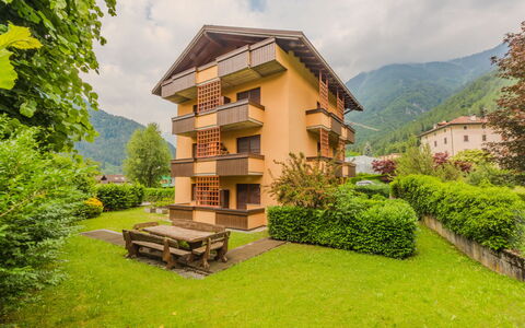 Ginepro: Balcone, Paesino Di Montagna, Valle, Estate, Agriturismo, Villa, Hotel, Eco Hotel