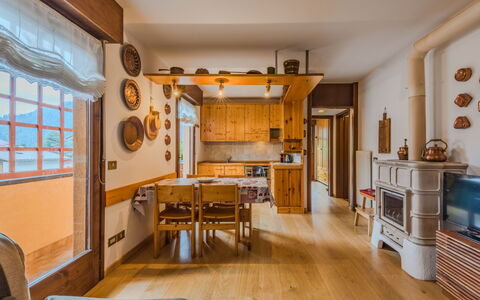 Ginepro: Interior Design, Legna, Pavimentazione, Soffitto, Mobilia, Pavimento, Camera, Cabinetry, Color Legno, Cucina