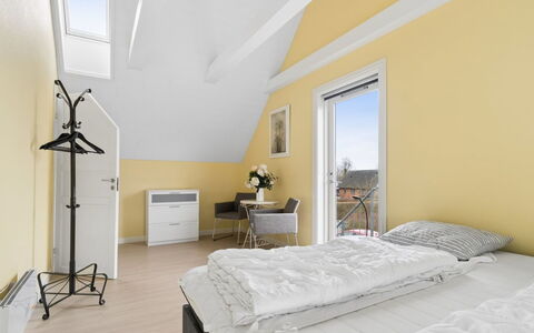 Grette - 600M from the Sea: Interior Design, Pavimentazione, Mobilia, Camera Da Letto, Pavimento, Letto, Legna, Soffitto, Camera, Bedding