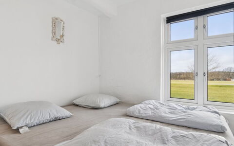 Strandulf - 1Km from the Sea: Letto, Camera Da Letto, Bedding, Lenzuolo, Pavimento, Telaio Del Letto, Biancheria, Interior Design, Camera, Pavimentazione
