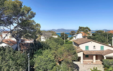 Le Corot: Blu, Zona Residenziale, Tetto, Casa, Casa, Paesaggio, Lotto, Sobborgo, Costa, Estate