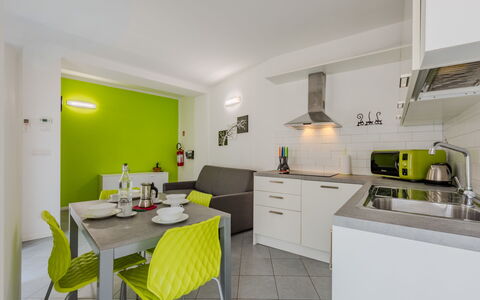 Antica Corte: Interior Design, Cucina, Pavimento, Soffitto, Camera, Controsoffitto, Appartamento, Lavello, Apparecchio Major, Sedia