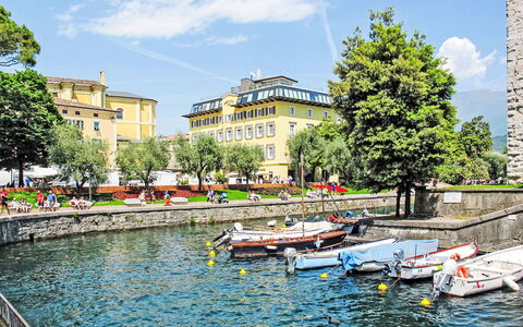 Antica Corte: Acqua, Corpo D'Acqua, Waterway, Città, Estate, Cittadina, Banca, Canale, Lago, Costiera E Morfologie Oceanic
