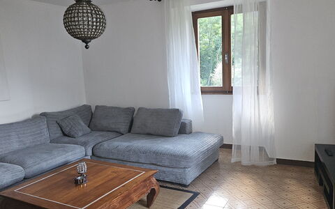 The Heritage Home: Mobilia, Interior Design, Divano, Pavimentazione, Pavimento, Legna, Soggiorno, Camera, Appartamento, Casa