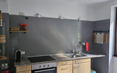 The Heritage Home: Cucina, Pavimentazione, Interior Design, Elettrodomestico Da Cucina, Mobilia, Apparecchio Major, Pavimento, Controsoffitto, Camera, Lavandino Della Cucina