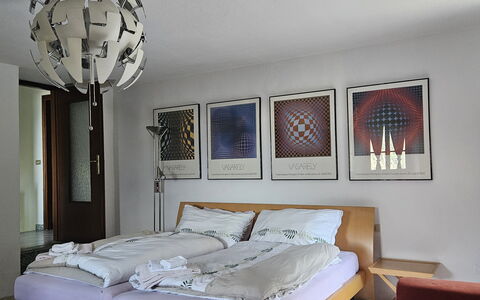 The Heritage Home: Mobilia, Interior Design, Parete, Pavimentazione, Pavimento, Legna, Camera Da Letto, Soffitto, Letto, Lampada