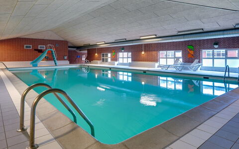 Amlethus - 2.3Km from the Sea: Piscina, Ricorrere, Materiale Composito, Soffitto, Hotel, Centro Ricreativo, Illuminazione Diurna, Mobili Da Esterno, Terme, Eco Hotel