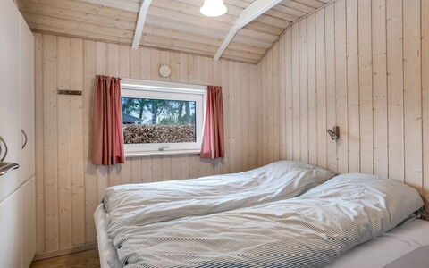 Alexis - 500M from the Sea: Legna, Camera Da Letto, Casa, Latifoglie, Color Legno, Plank, Letto, Lenzuolo, Bedding, Telaio Del Letto