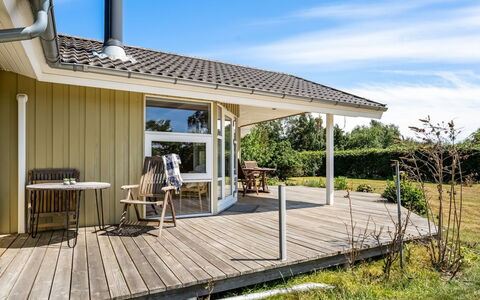Alexis - 500M from the Sea: Legna, Portico, Tetto, Casa, Lotto, Villetta, Latifoglie, Deck, Shade, Estate